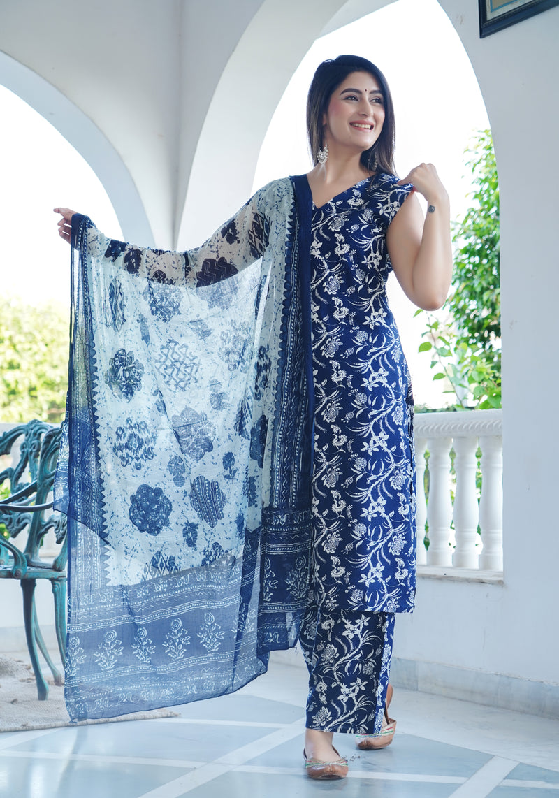 Bold Floral Print Sleeveless Kurta Set with Dupatta