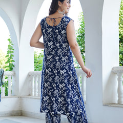 Bold Floral Print Sleeveless Kurta Set with Dupatta