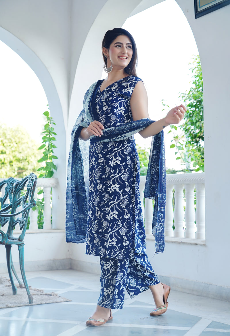 Bold Floral Print Sleeveless Kurta Set with Dupatta